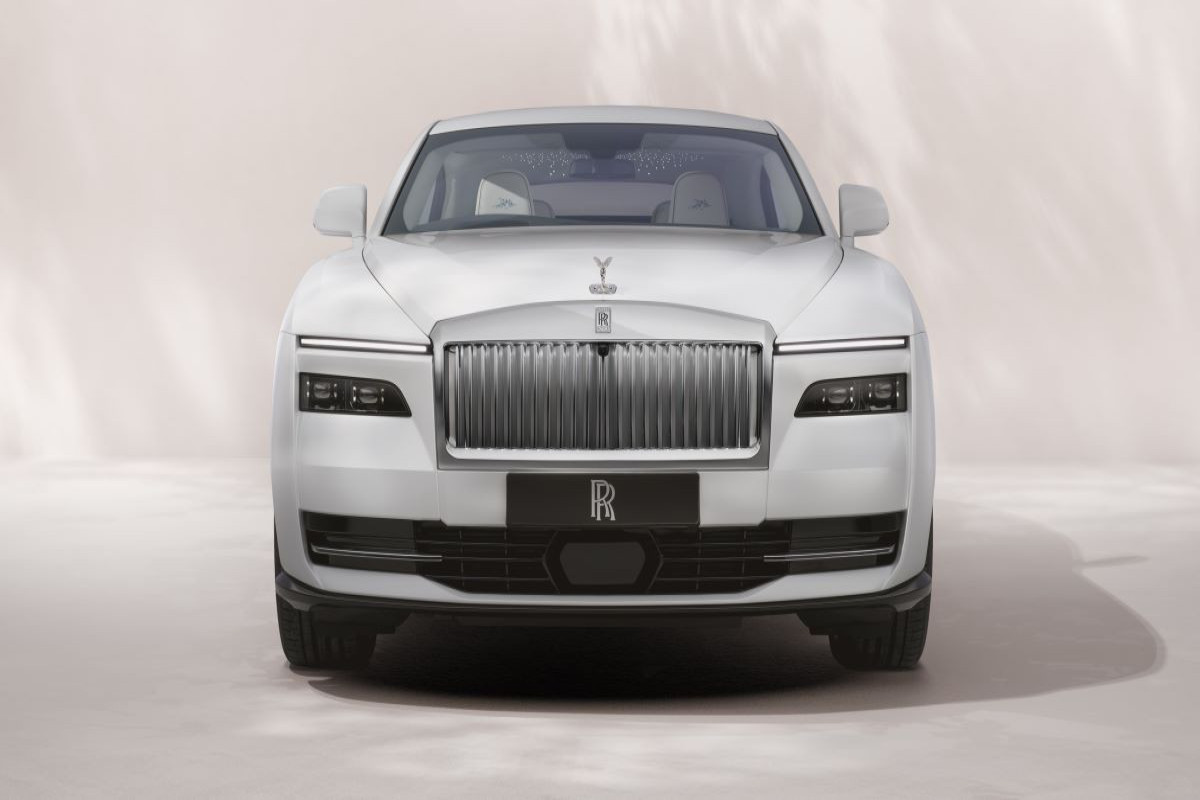Rolls-Royce представил весеннюю спецсерию Spectre Inspired by Primavera-ФОТО 