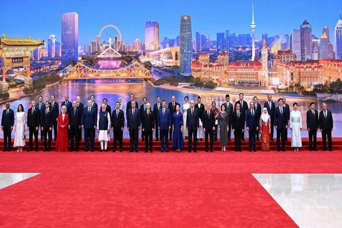 Президент, первая леди Азербайджана посетили банкет от имени Си Цзиньпина