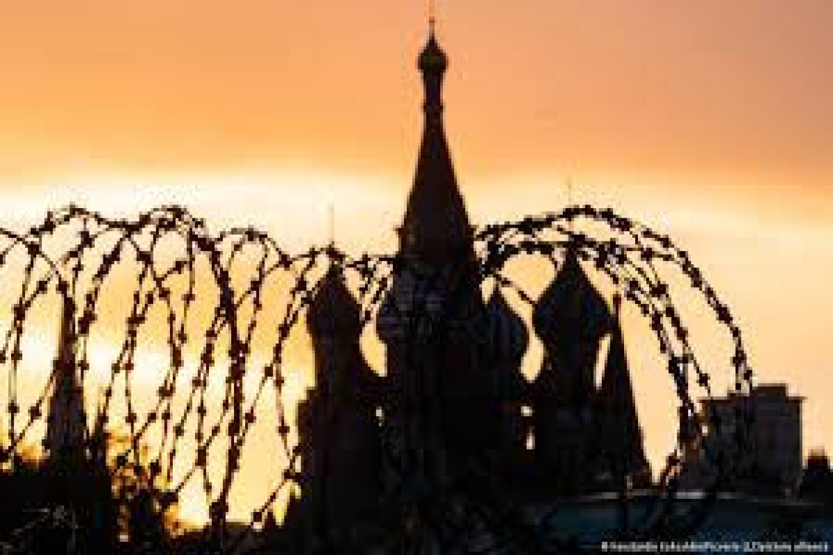 Нобелевские лауреаты призвали включить освобождение политзаключенных в мирный план