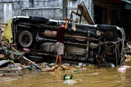 Ливни и штормы в Азии привели к сотням жертв и масштабным разрушениям