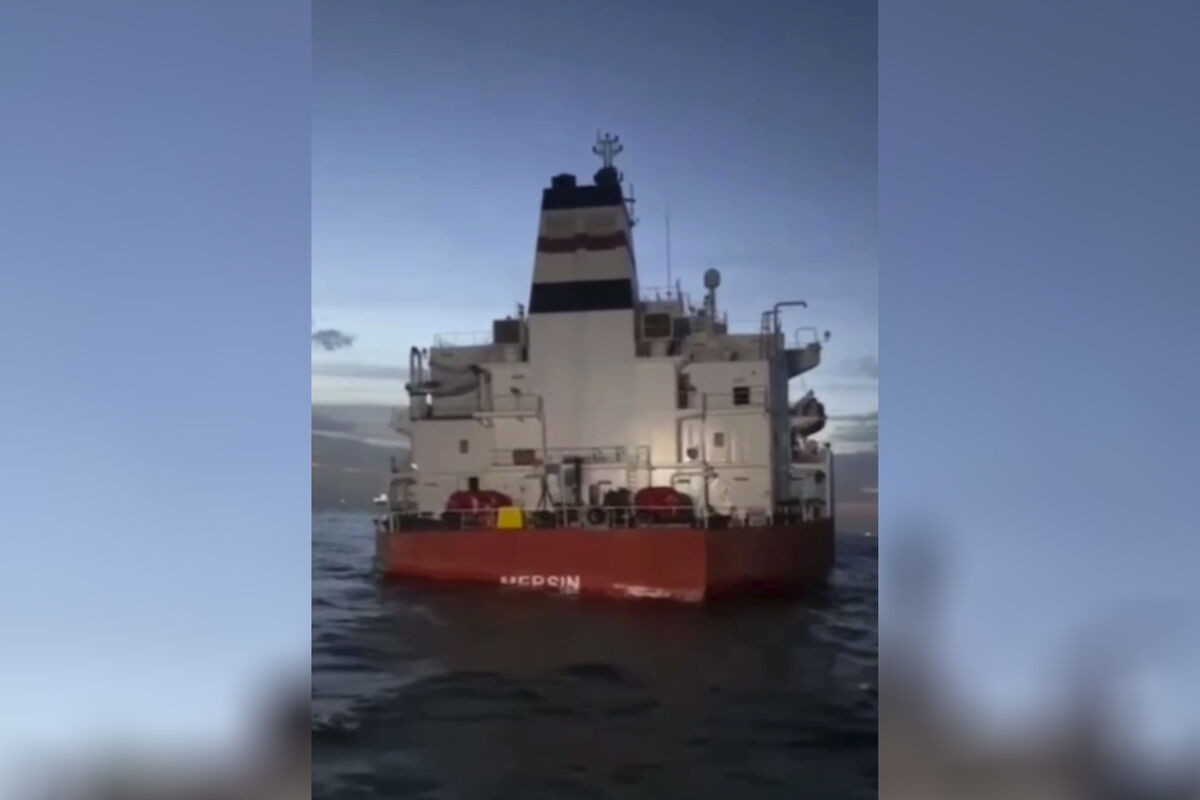 Российский танкер с подсолнечным маслом атаковали у берегов Турции