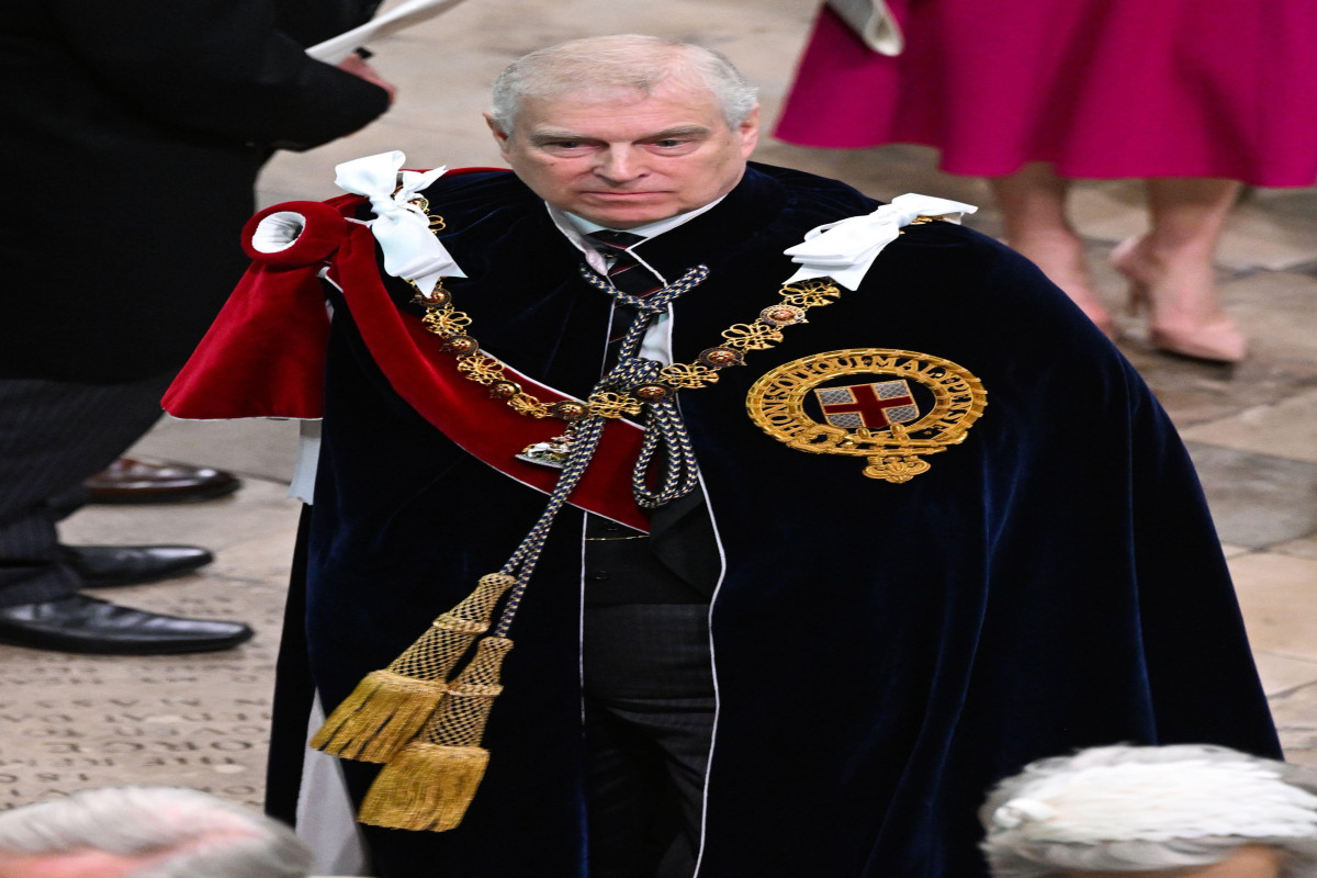 Чарльз III  отменил все почести принца Эндрю и исключил его из орденов
