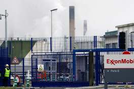 Reuters: Exxon Mobil хочет купить долю «Лукойла» в иракском месторождении нефти