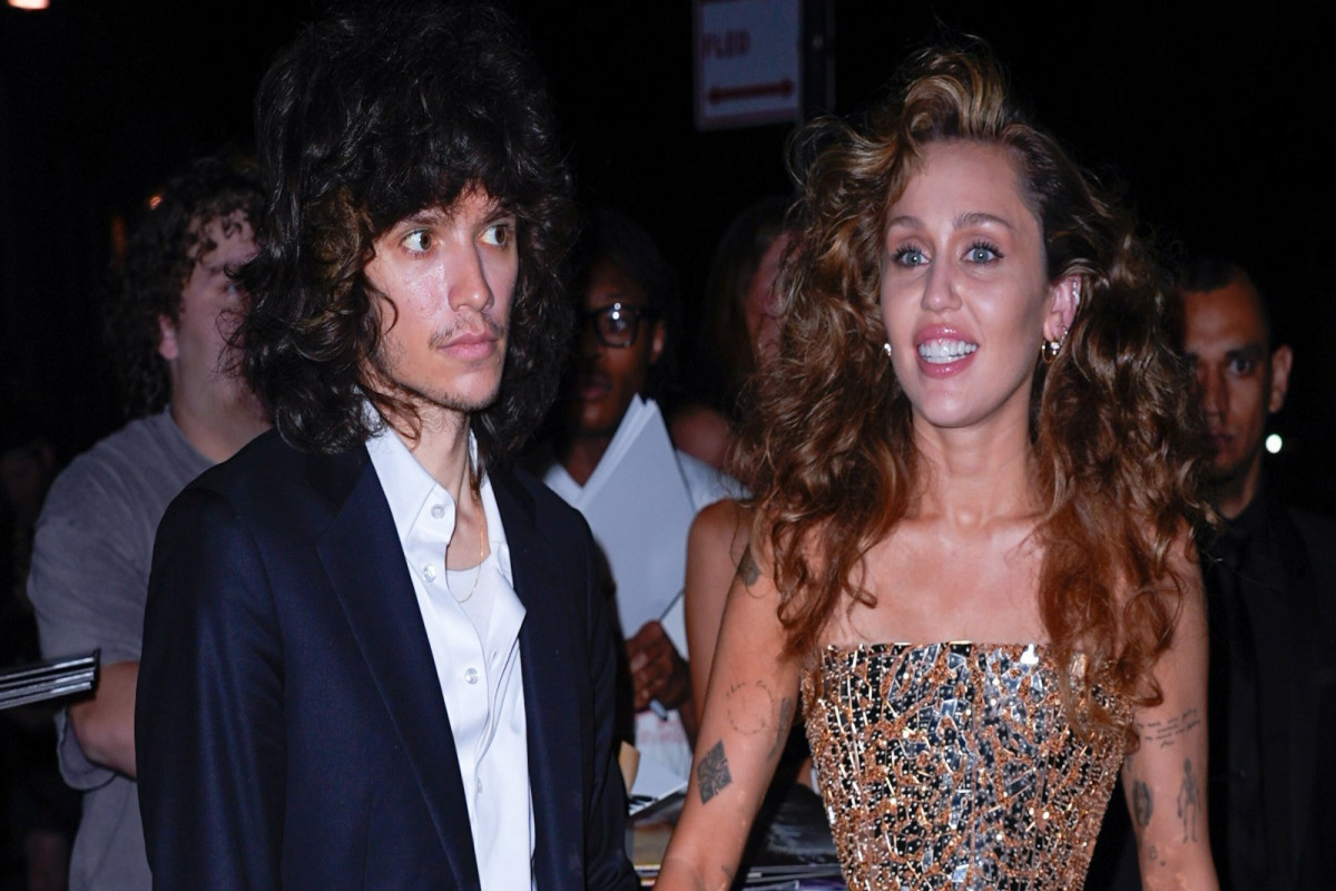 Новая глава в жизни Майли Сайрус: певица готовитися к свадьбе-ФОТО 