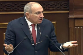 Пашинян объяснил, почему пенсию лучше сразу отдать врачу