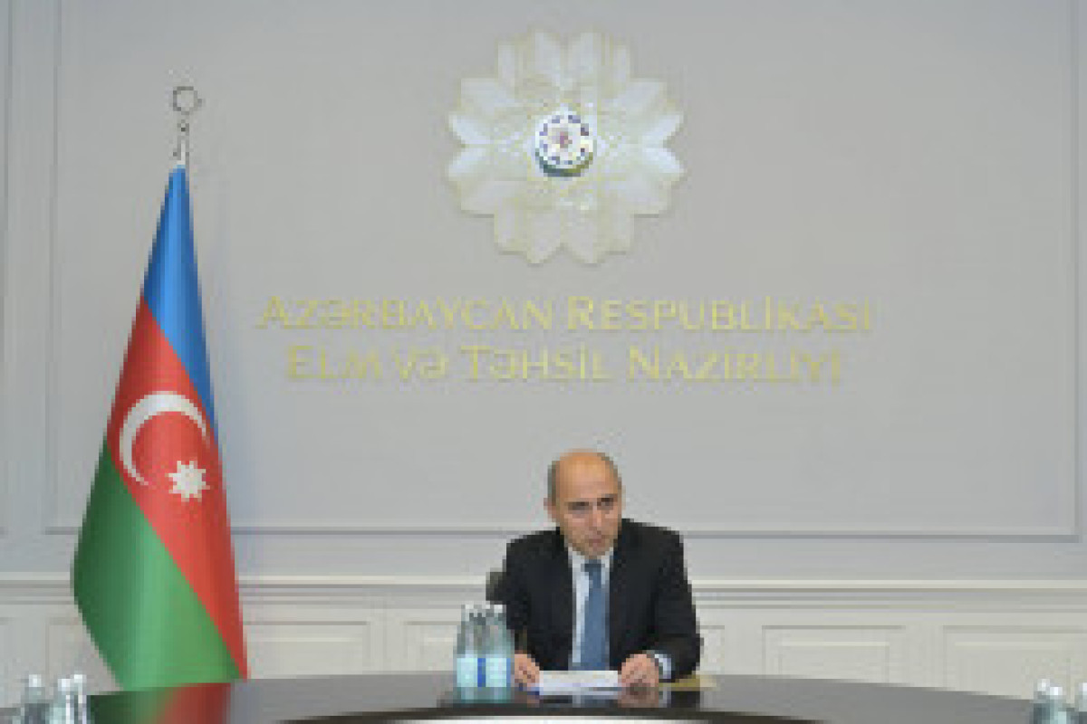 Эмин Амруллаев наградил ученых, отмеченных к 80-летию НАНА-ФОТО 