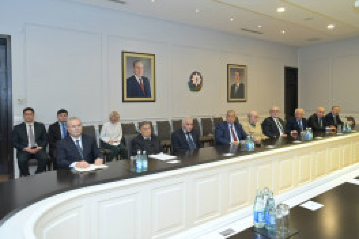 Эмин Амруллаев наградил ученых, отмеченных к 80-летию НАНА-ФОТО 