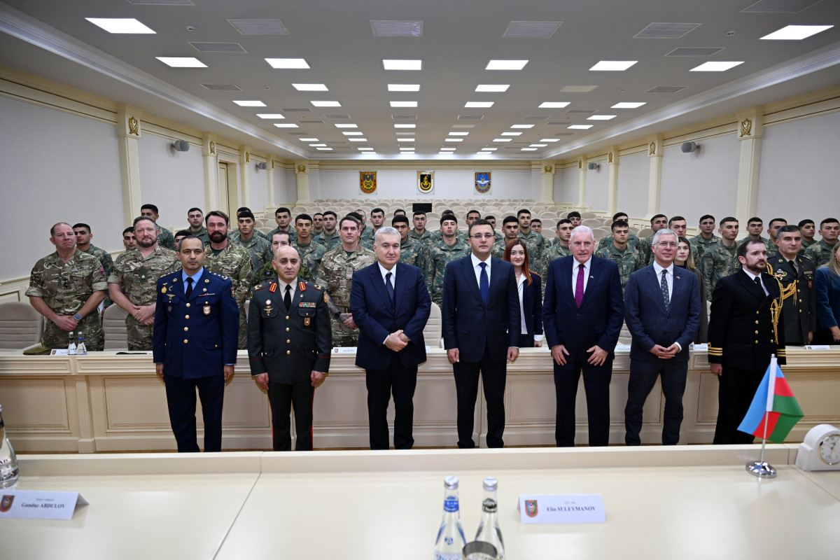 Министр обороны Великобритании совершил визит в Баку-ФОТО 