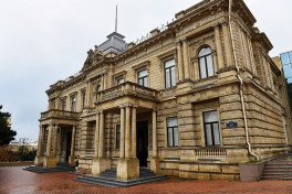 Национальный музей искусств обновляет стеклянный корпус, связывающий два его памятника