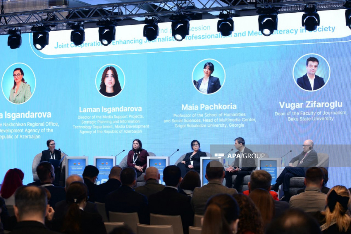 На медиафоруме в Баку обсудили профессионализм журналистов и борьбу с фейками-ФОТО 