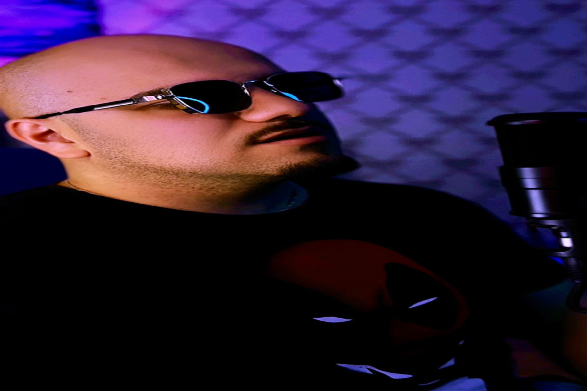 «Где я это уже слышал»: RAVEL о музыке нулевых, TikTok и поиске своего кода - ИНТЕРВЬЮ 