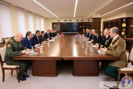 Министр обороны Великобритании лорд Коакер провел переговоры в Ереване