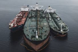 Reuters: G7 и ЕС обсуждают полный запрет на морские услуги для российского нефтяного экспорта