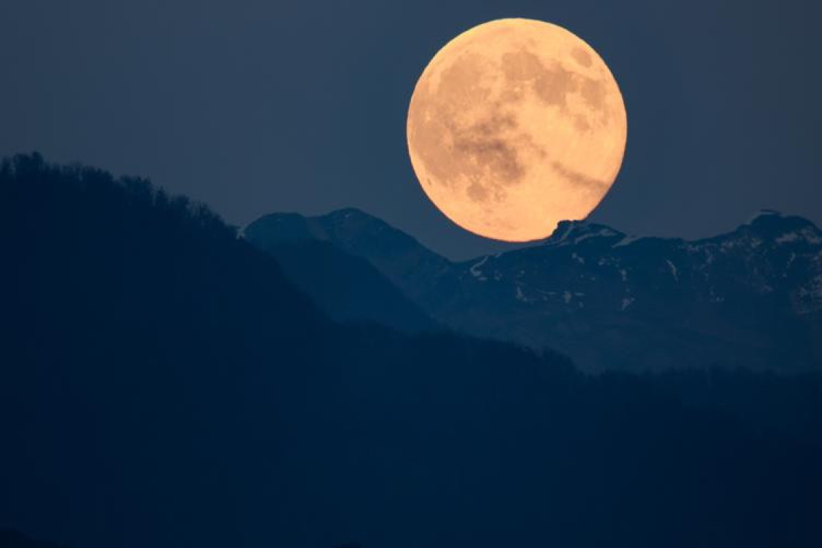 РАН: Земные сутки через 2,5 млрд лет будут длиться 1 тыс. часов