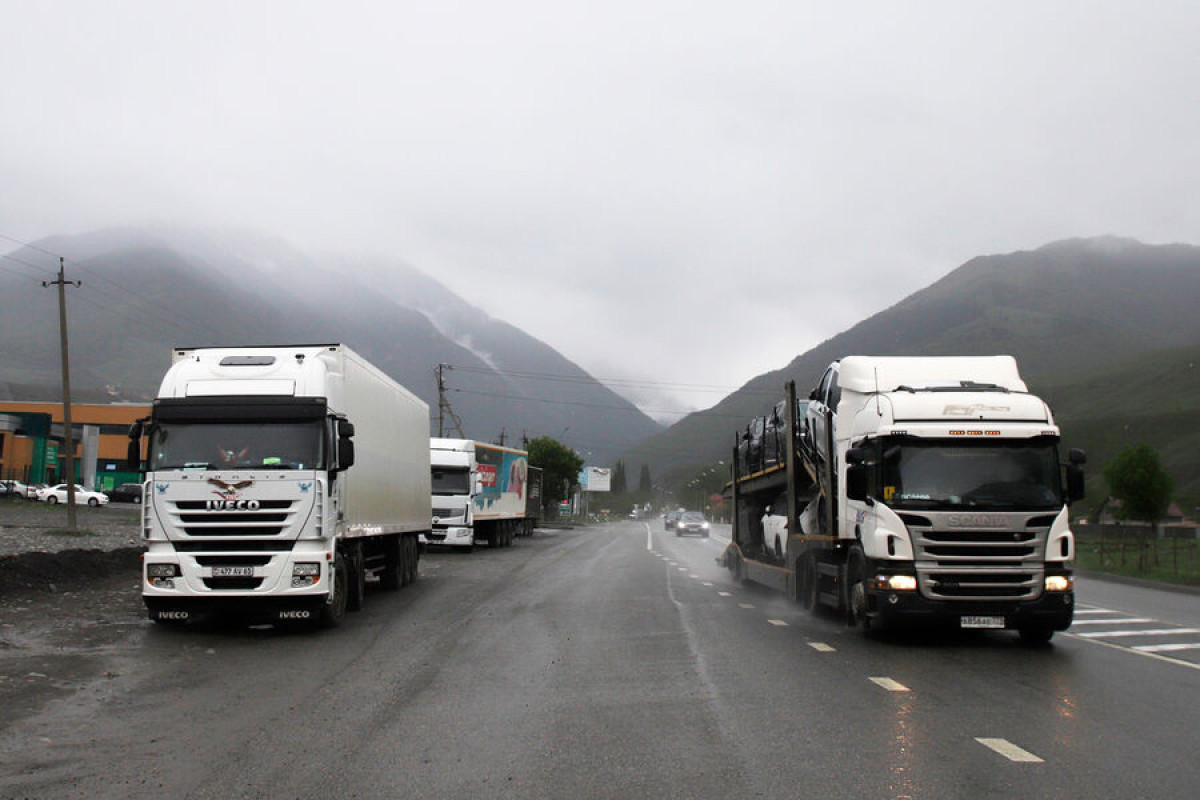 Военно-Грузинскую дорогу закрыли для грузовиков