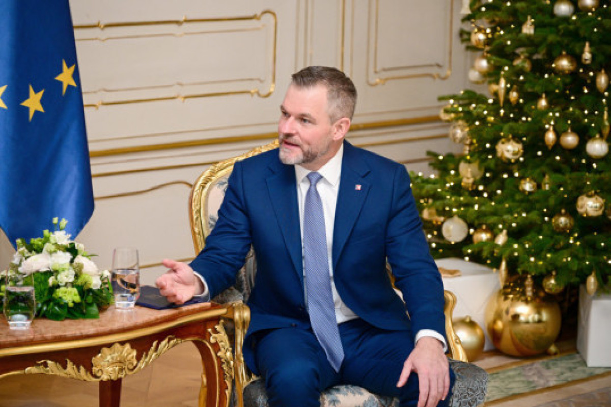 Пеллегрини заявил о готовности Братиславы к сотрудничеству с Баку в оборонной сфере 