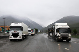 Военно-Грузинскую дорогу закрыли для грузовиков