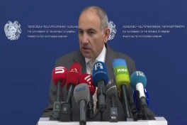 Пашинян хочет установить в церквях государственные флаги Армении