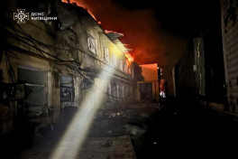 Российская атака БПЛА вызвала крупный пожар и разрушения в Киевской области