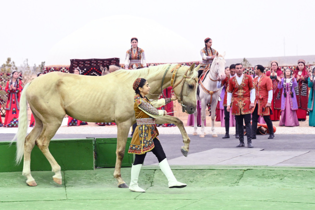 Лейла Алиева приняла участие в выставке, посвященной национальной кухне Туркменистана-ФОТО 