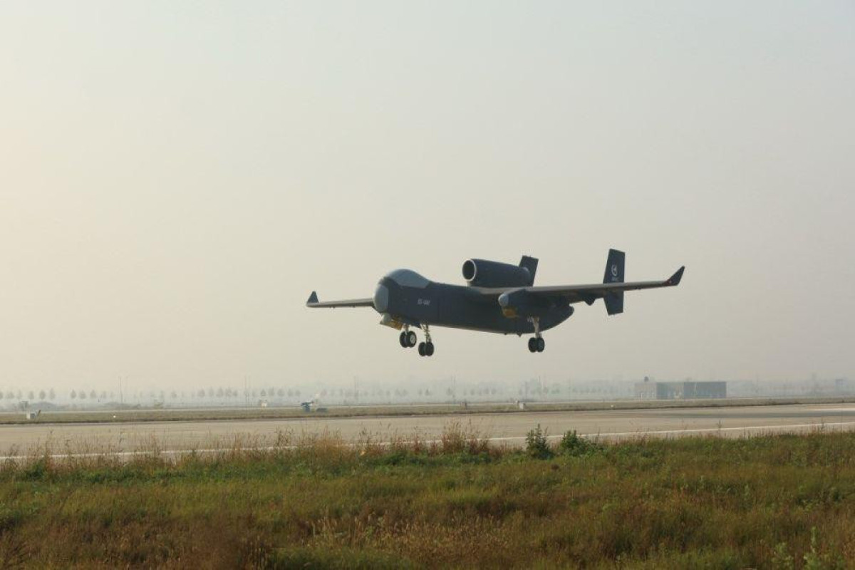 Китай испытал крупнейший в мире беспилотник «Цзютянь»-ВИДЕО 