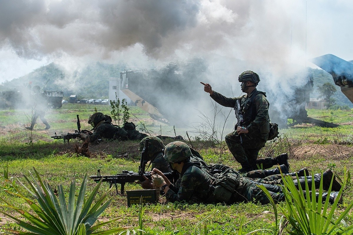Число погибших военных Таиланда на границе с Камбоджей выросло до 14