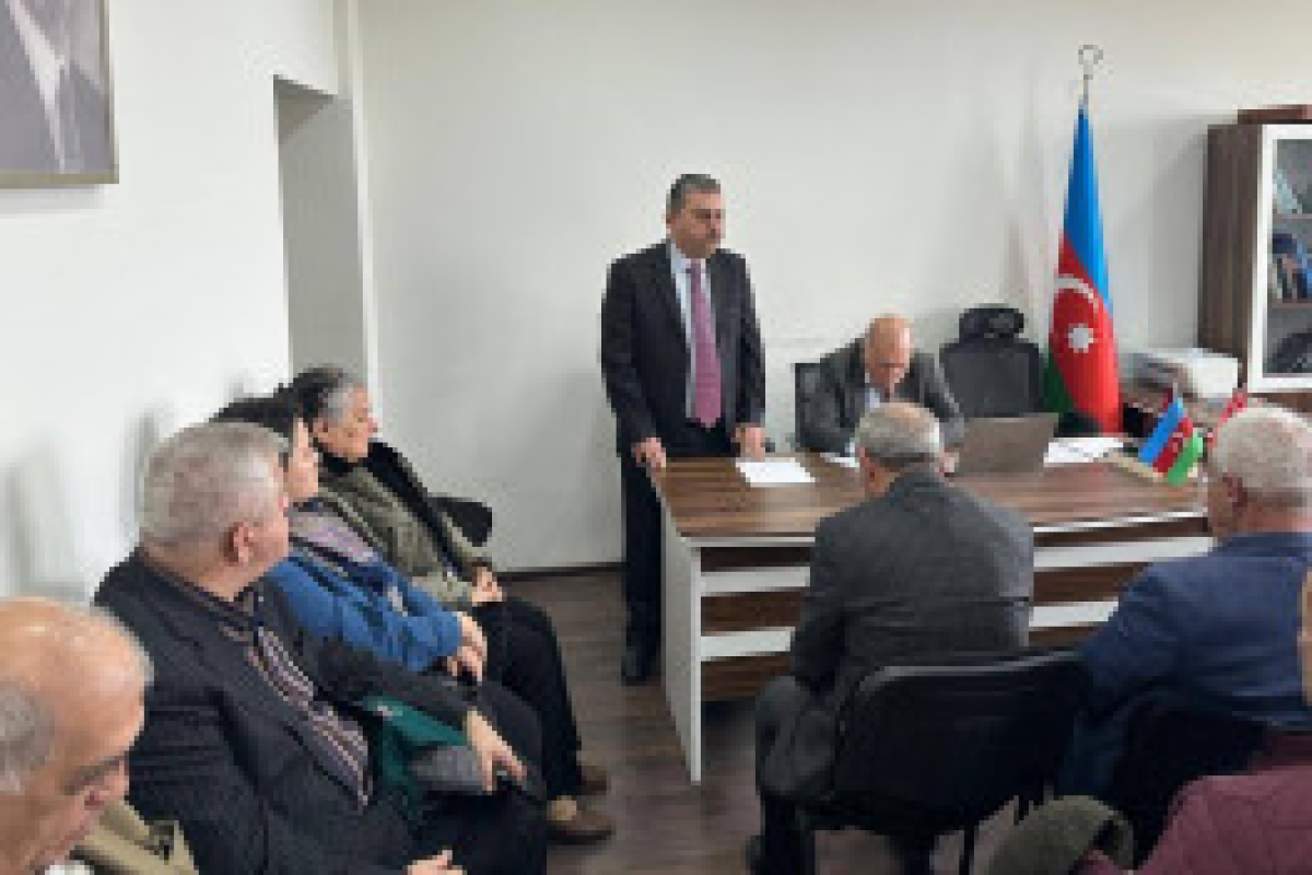 Панах Гусейн ушёл в отставку с поста председателя НПА, на эту должность избран Гияс Садыгов-ФОТО 