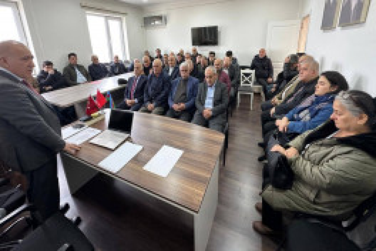 Панах Гусейн ушёл в отставку с поста председателя НПА, на эту должность избран Гияс Садыгов-ФОТО 