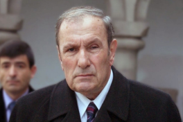 Левон Тер-Петросян избран председателем Армянского национального конгресса