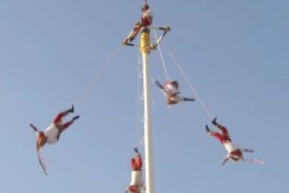 Как в Мексике исполняют один из самых опасных обрядов древности