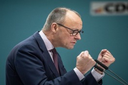 Мерц: США в одиночку не смогут сыграть лидирующую роль в мире 