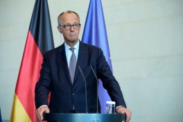 Мерц: Германия должна быть среди гарантов безопасности Украины