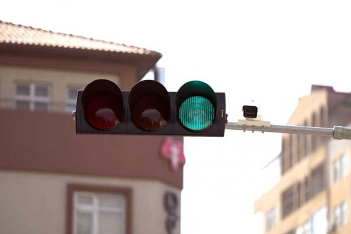 Первые "умные светофоры" на улицах Баку -ВИДЕО 