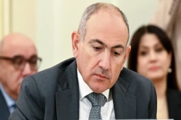 Пашинян совершит визит в Петербург