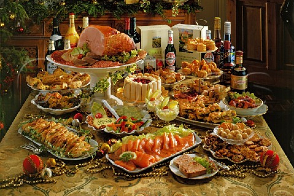 Елки, столы и ожидание чуда: цена Нового года в Азербайджане - ОБЗОР 