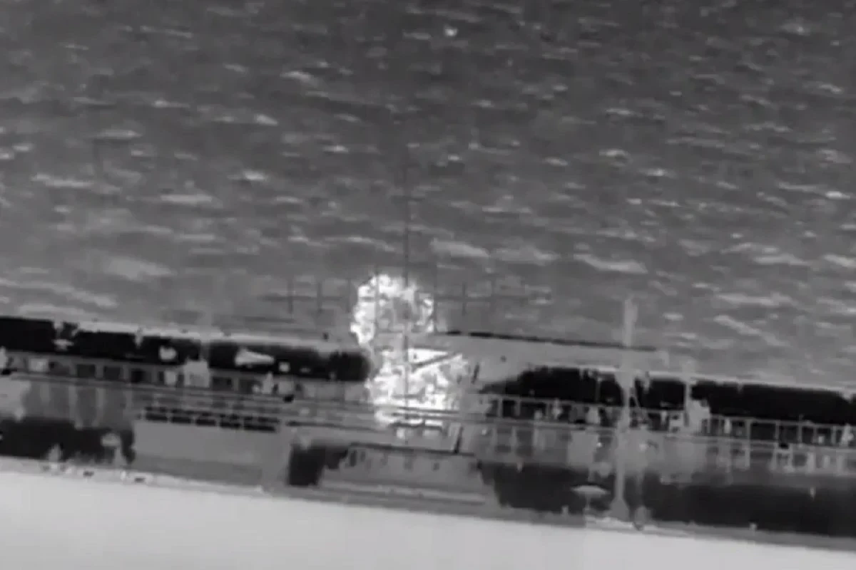 Украина впервые ударила по танкеру "теневого флота" России -ВИДЕО 