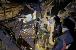 Россияне сбросили авиабомбы на Изюм: погибли супруги, в городе серьезные разрушения-ФОТО 