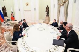 Украинская делегация сегодня вновь встретится с американской стороной