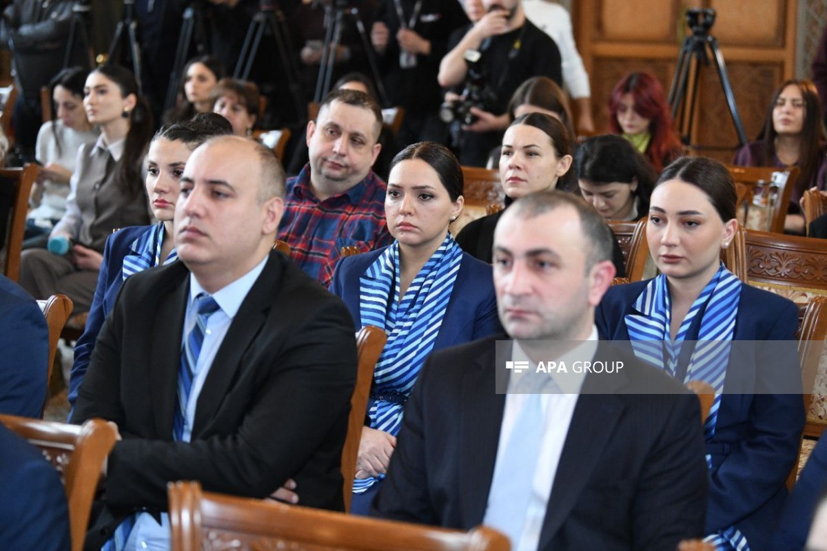 AZAL и «Азерпочт» выпустили памятную марку к годовщине авиакатастрофы под Актау-ФОТО 