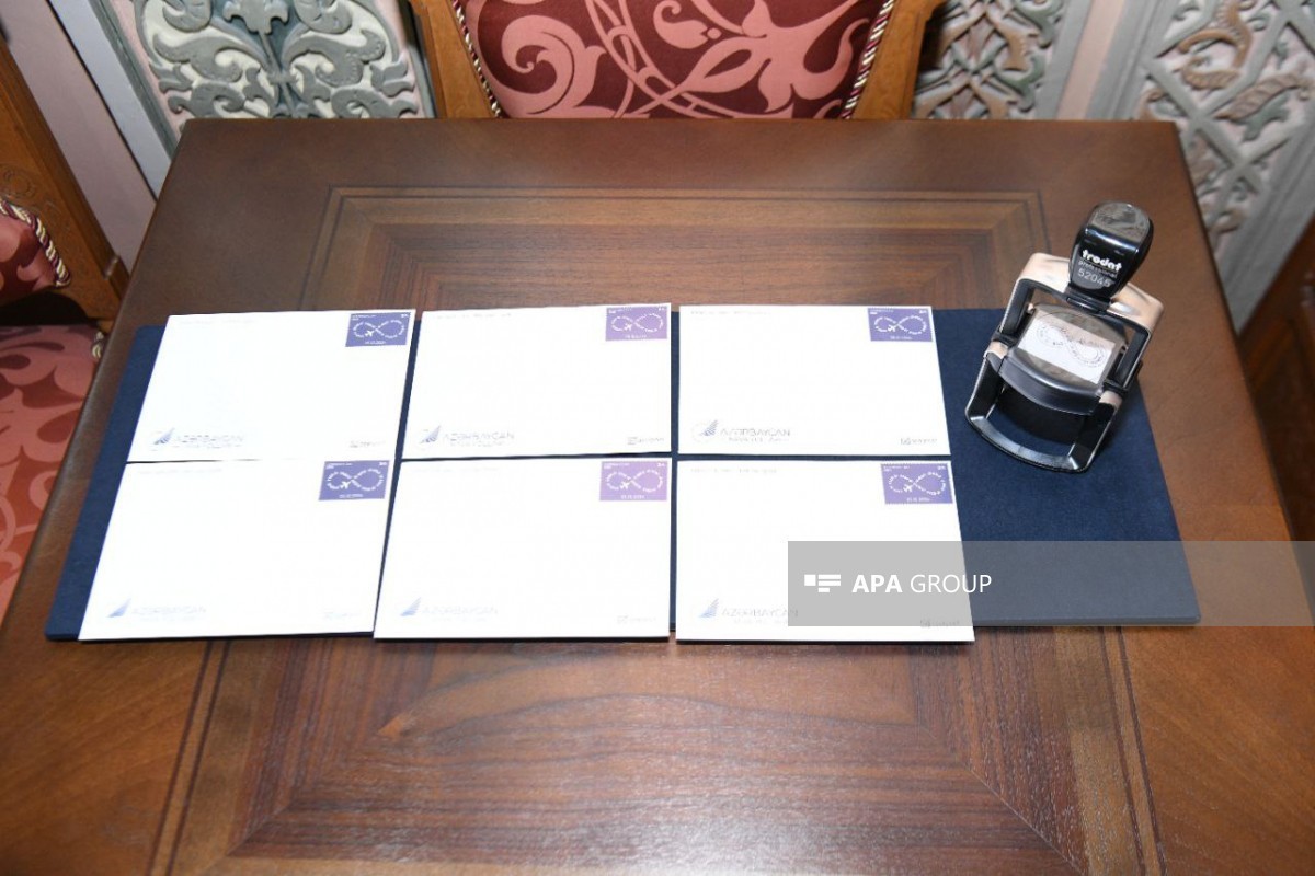 AZAL и «Азерпочт» выпустили памятную марку к годовщине авиакатастрофы под Актау-ФОТО 