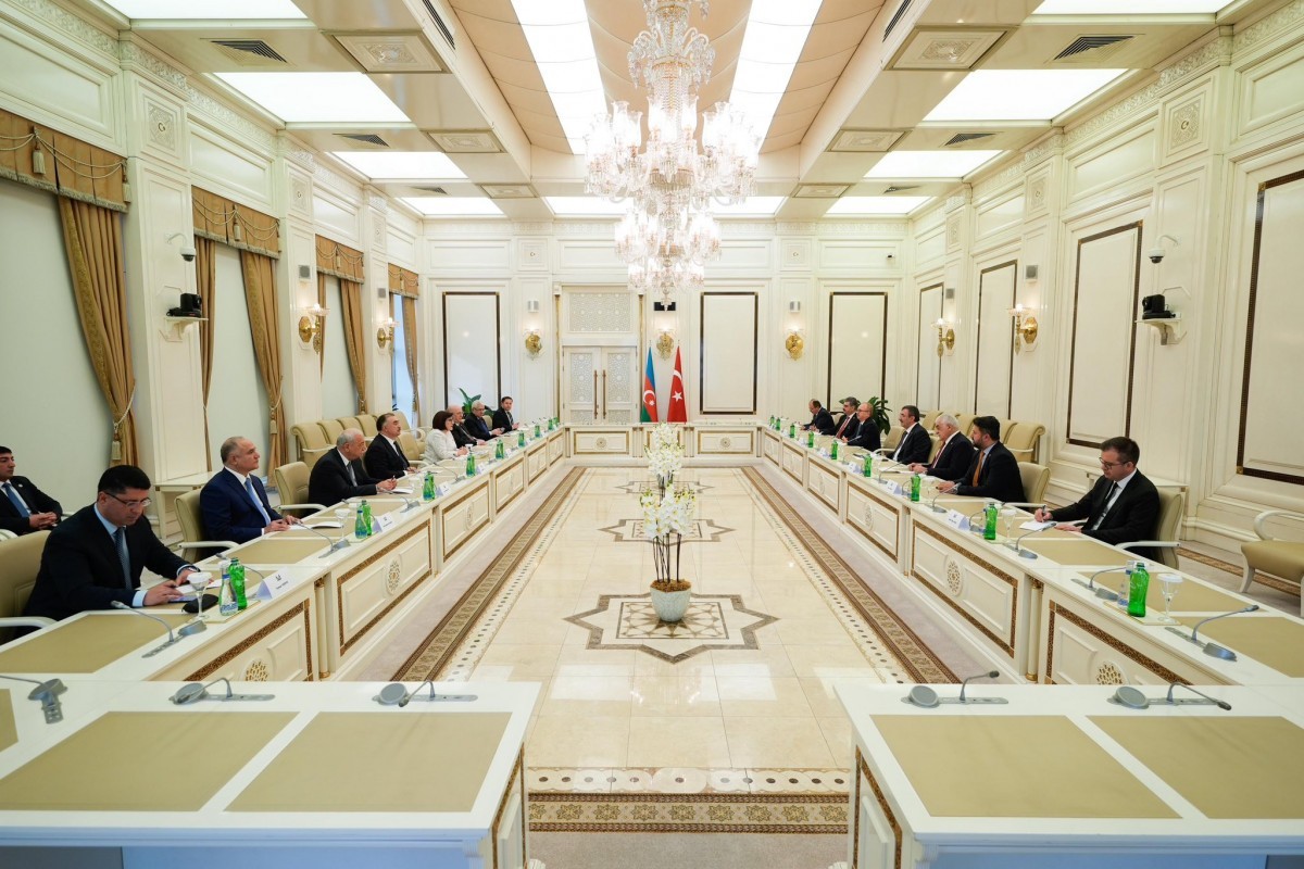 Джевдет Йылмаз встретился с председателем Милли Меджлиса Азербайджана