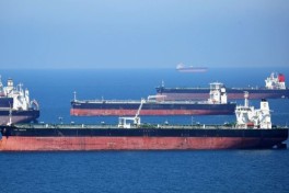 Bloomberg: у берегов Китая и Индии скопились танкеры с российской нефтью