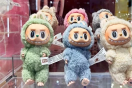В Великобритании перед Рождеством изъяли сотни тысяч поддельных Лабубу