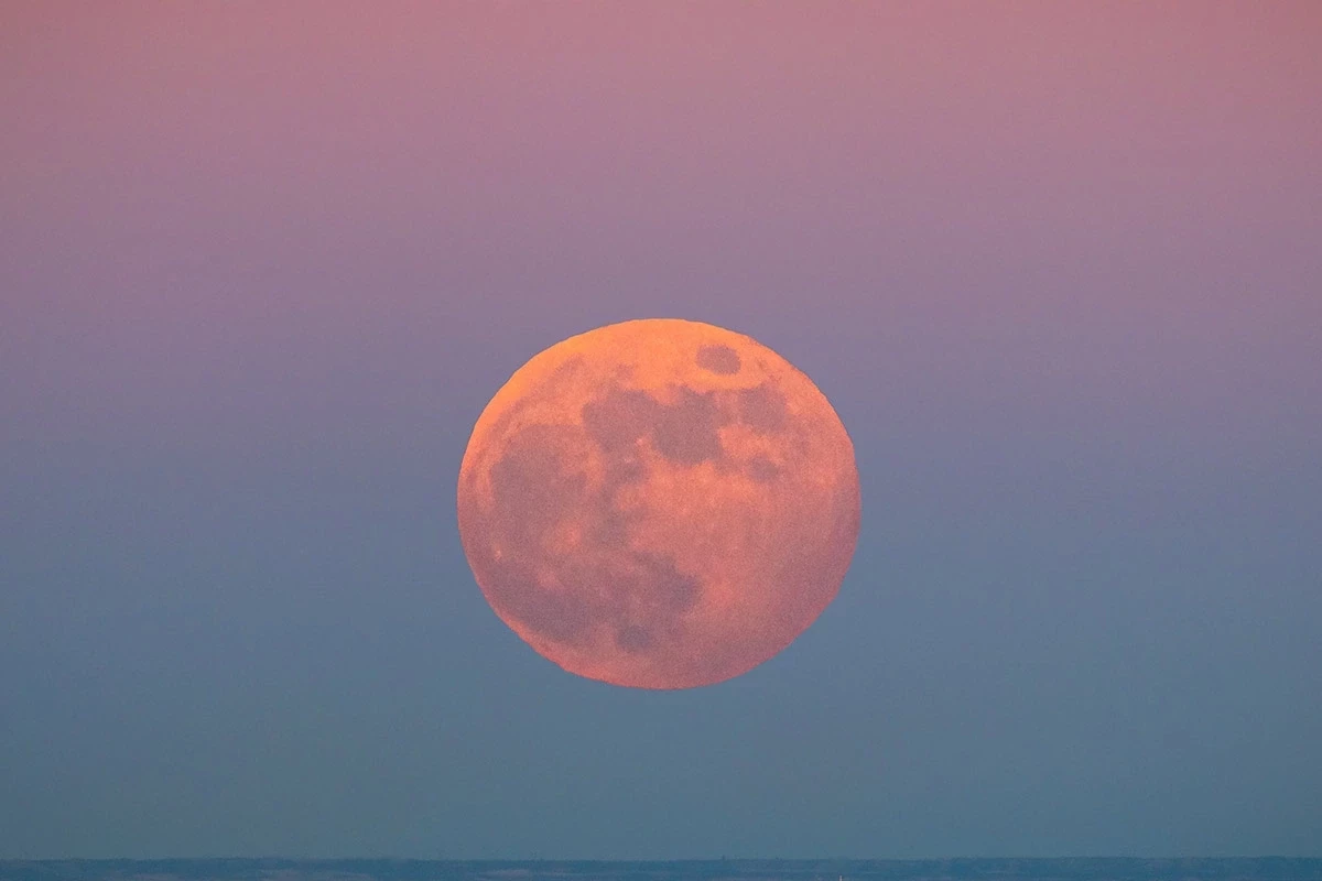 Землю 3 января будет освещать самое крупное Солнце в году