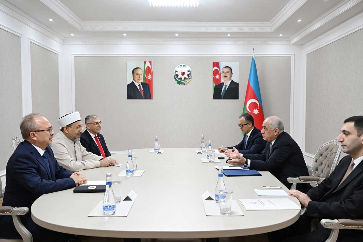 Али Асадов встретился с главой Управления по делам религии Турции