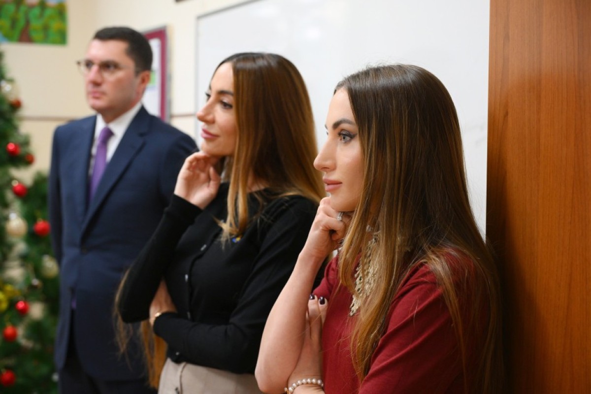 Лейла Алиева, Арзу Алиева и Алена Алиева посетили школу-интернат №5 города Баку