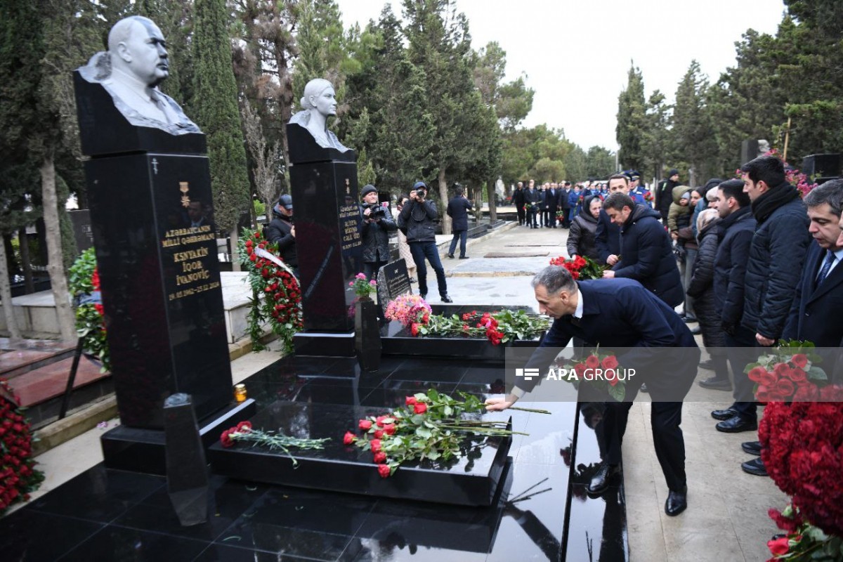 Родные и коллеги почтили память погибших в крушении самолета AZAL-ФОТО 