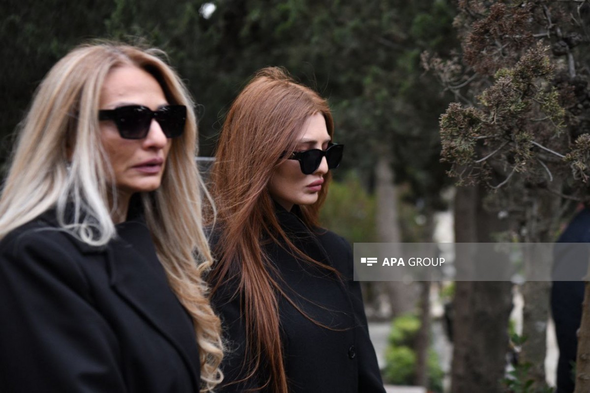 Родные и коллеги почтили память погибших в крушении самолета AZAL-ФОТО 