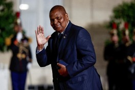 Президент ЦАР Туадера идет на третий срок при поддержке России