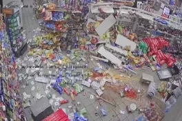 Попытка кражи банкомата привела к разрушению магазина в Техасе